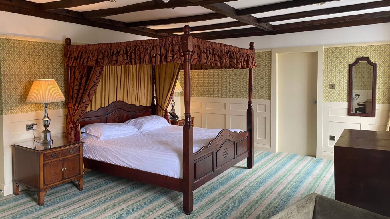 New-Four-Poster-Image-from-Hotel