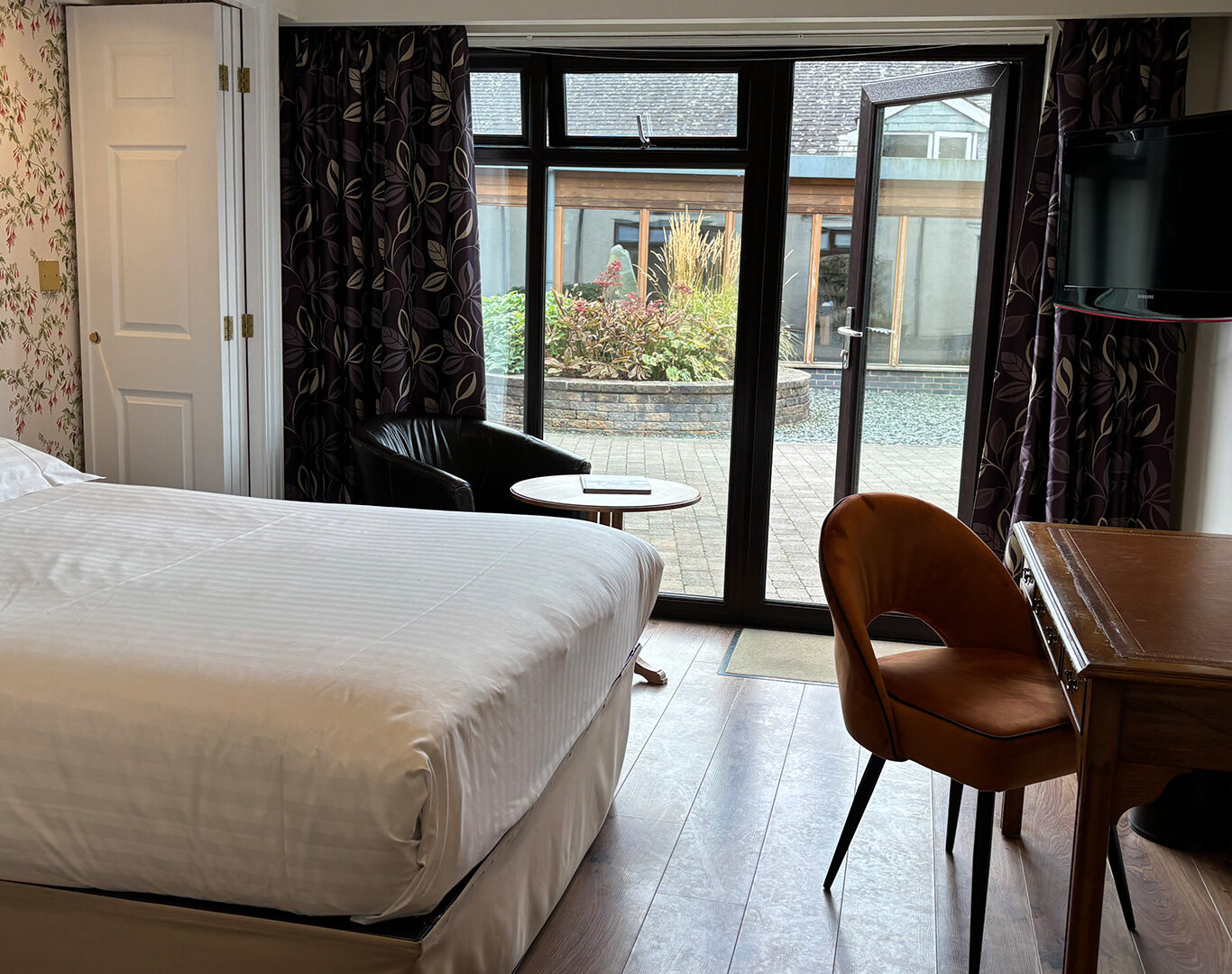 Dog-Pet-Friendly-Room-Lake-District-Castle-Inn-2