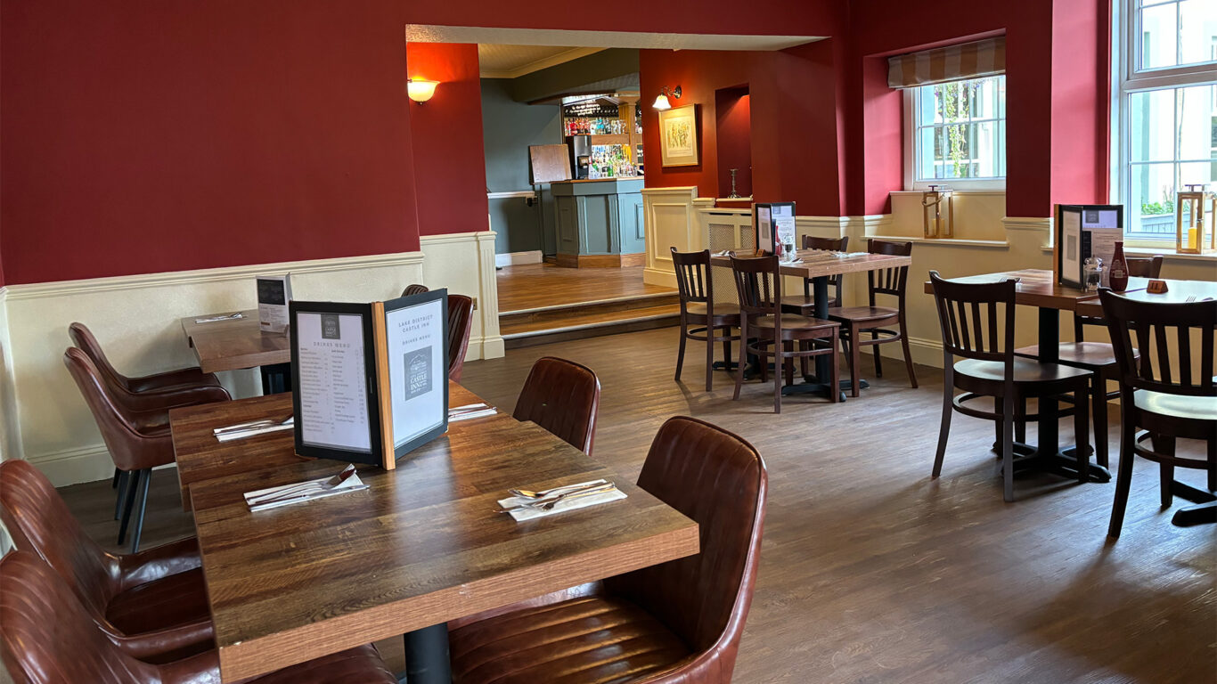 Tavern-Bar-Dining-Room-Lake-District-Castle-Inn-6